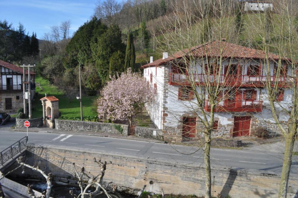 Hostal Auzoa Bera  Exterior foto